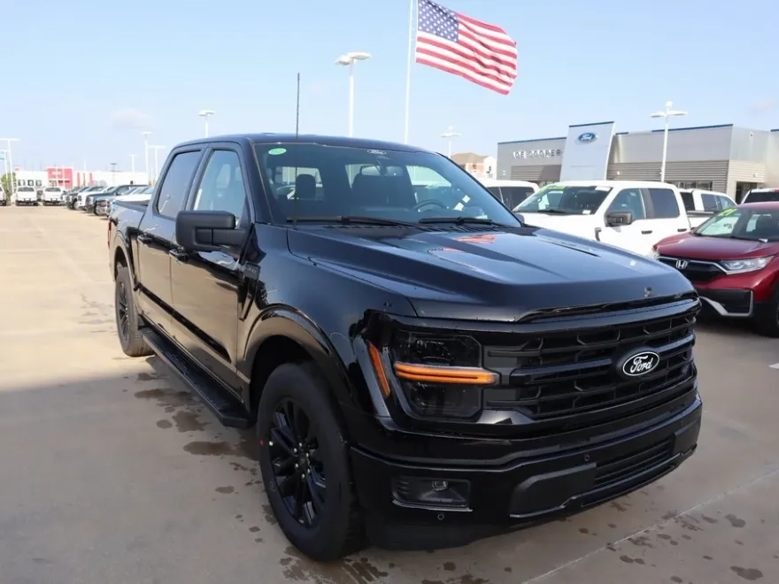 2025 Ford F-150 XLT photo 1