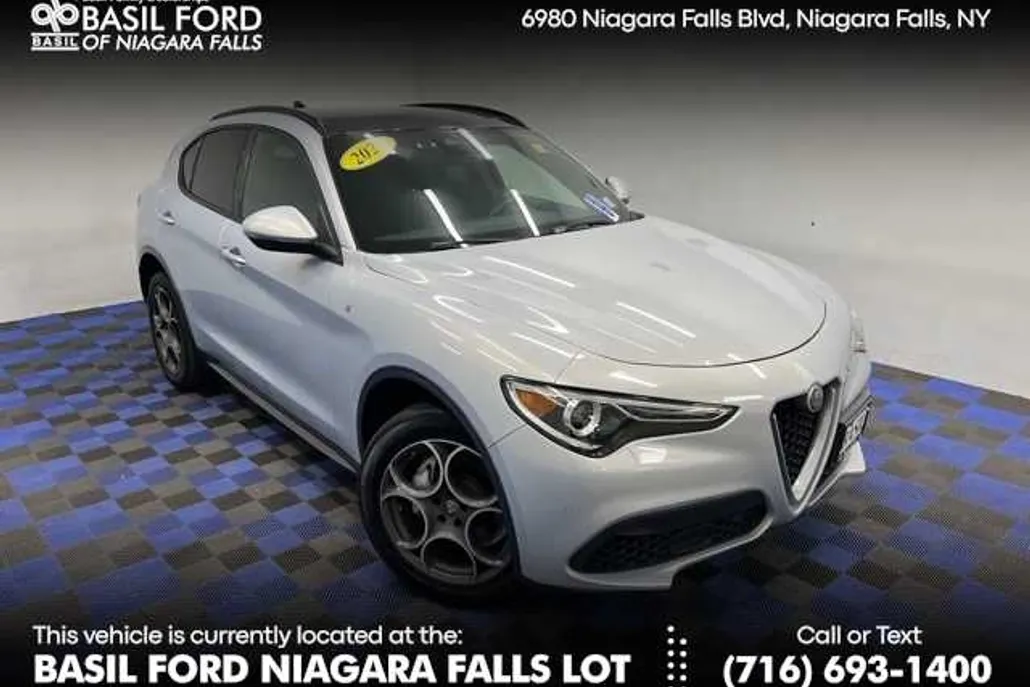 2022 Alfa Romeo Stelvio Ti photo 1