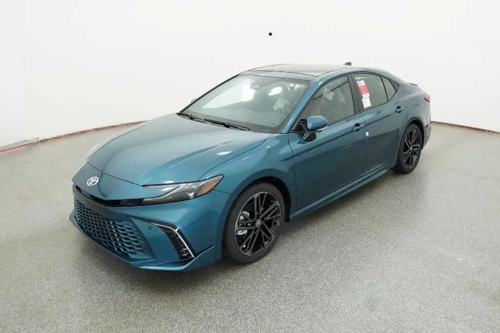 2025 Toyota Camry XSE photo 1