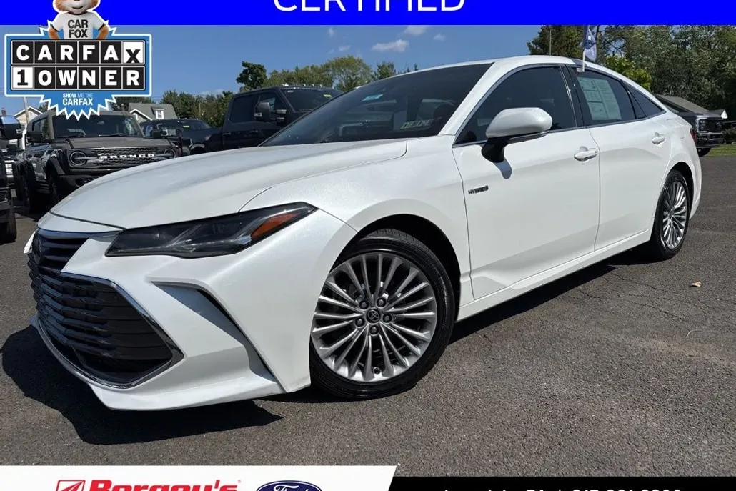 2021 Toyota Avalon Hybrid Limited photo 1