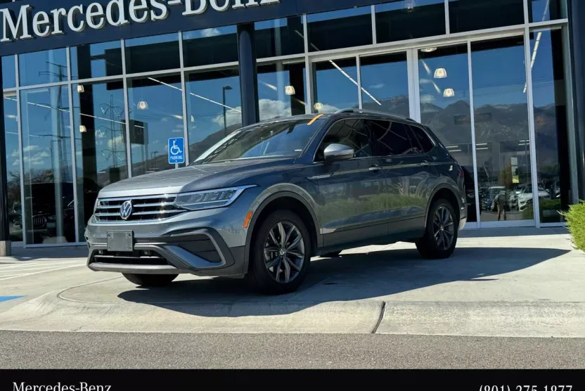 2022 Volkswagen Tiguan SE photo 1