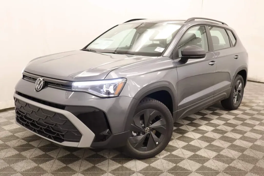 2025 Volkswagen Taos S photo 1
