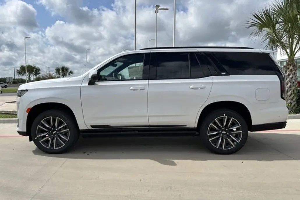 2024 Cadillac Escalade Sport photo 1
