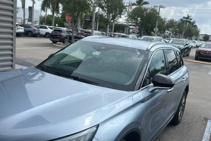 2022 Lincoln Corsair Standard photo 1