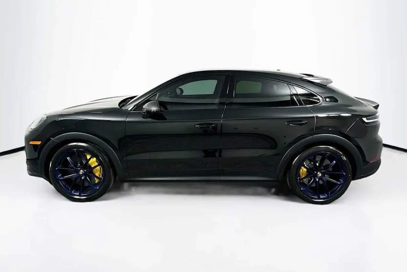 2025 Porsche Cayenne Turbo GT photo 1