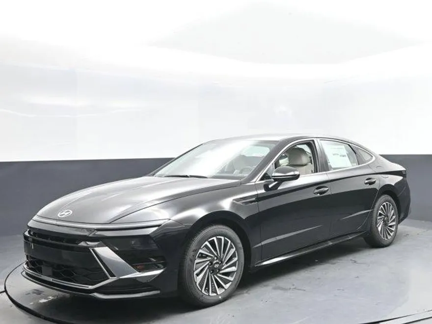 2025 Hyundai Sonata Hybrid SEL photo 1