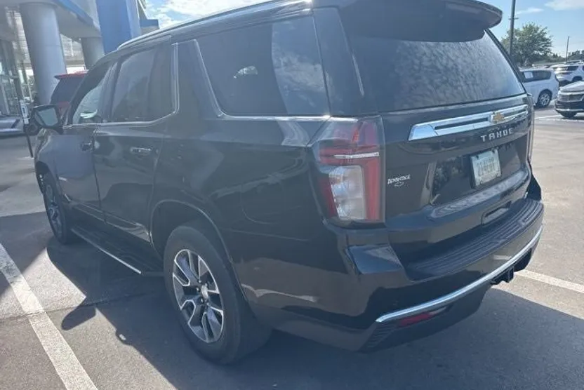 2021 Chevrolet Tahoe LT photo 1
