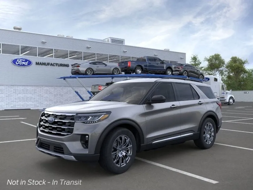 2025 Ford Explorer photo 1