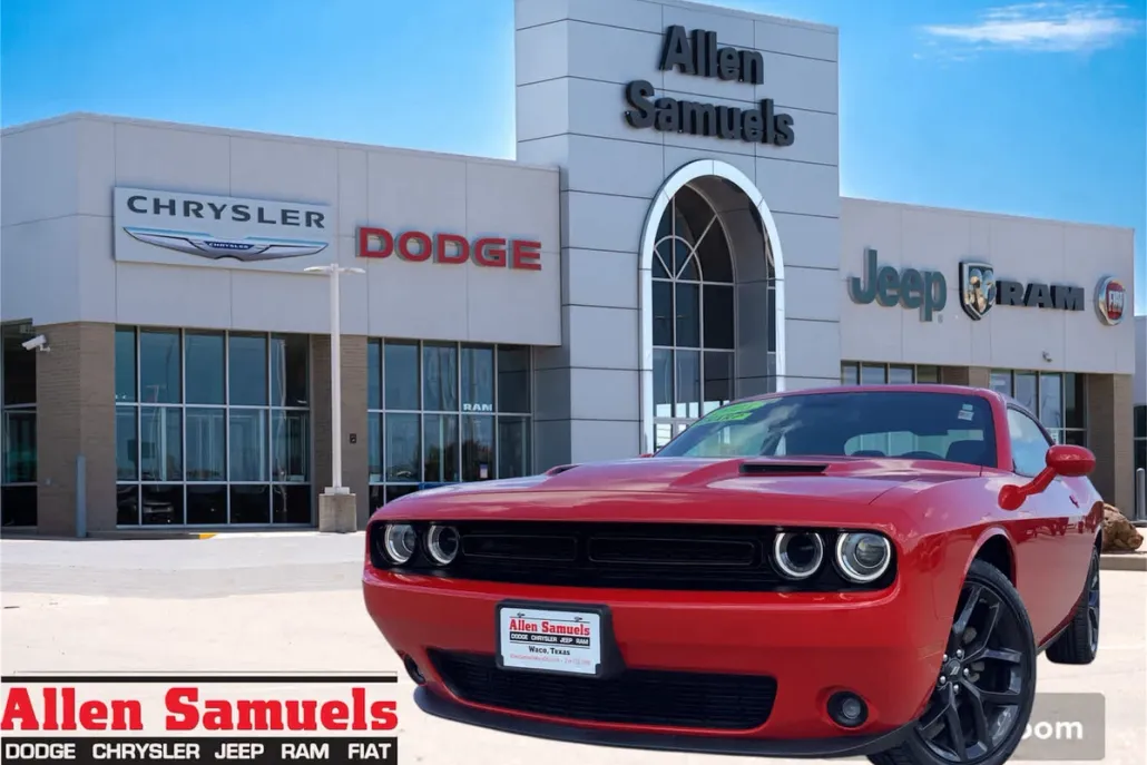 2023 Dodge Challenger SXT photo 1
