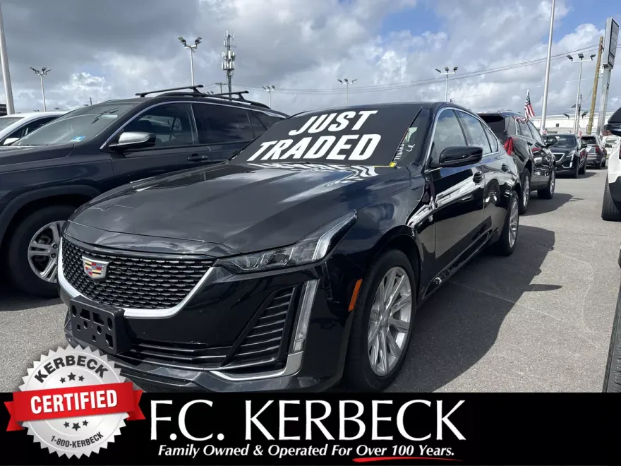 2022 Cadillac CT5 Luxury photo 1