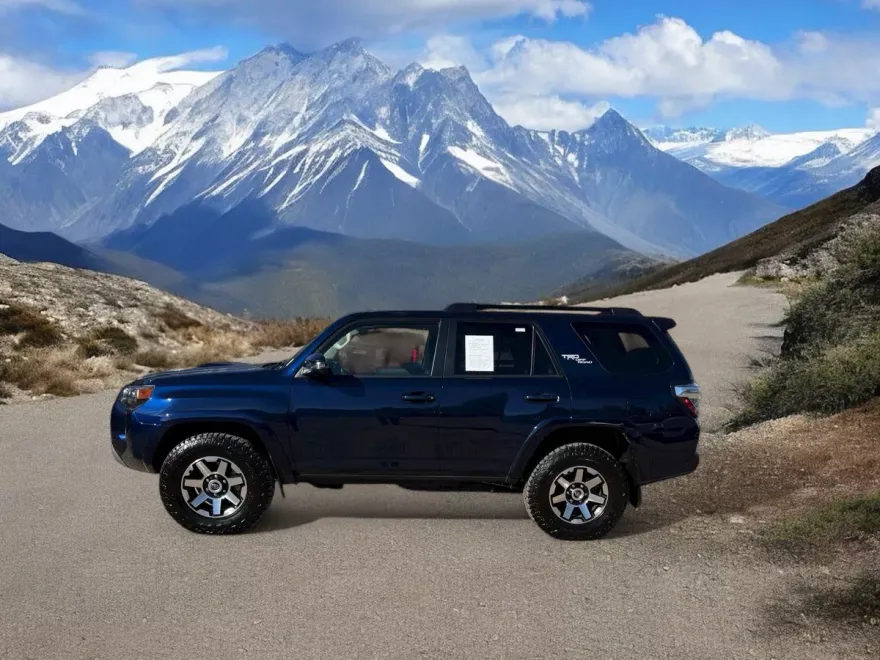 2022 Toyota 4Runner TRD photo 1