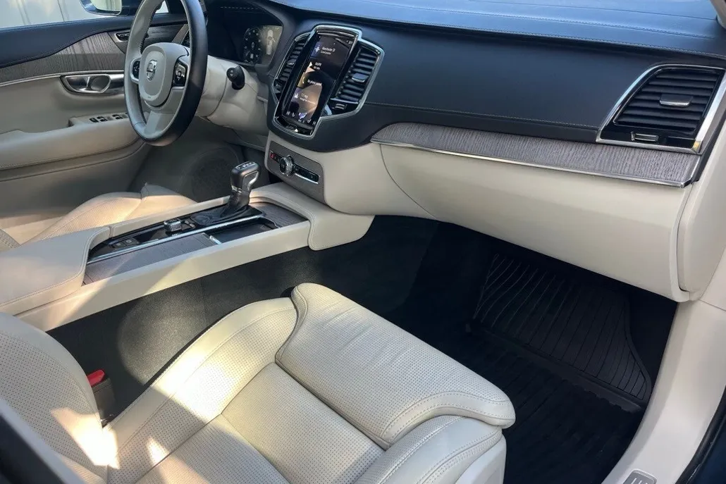 2022 Volvo XC90 T6 Inscription photo 1