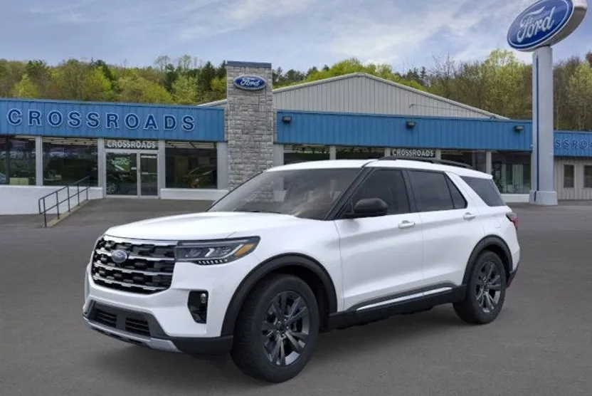 2025 Ford Explorer photo 1