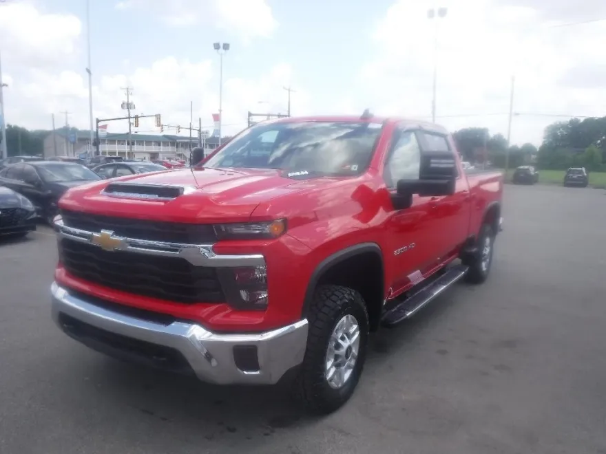 2024 Chevrolet Silverado LT photo 1
