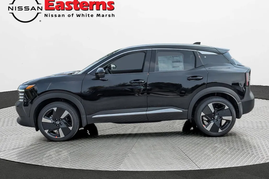 2025 Nissan Kicks SR photo 1