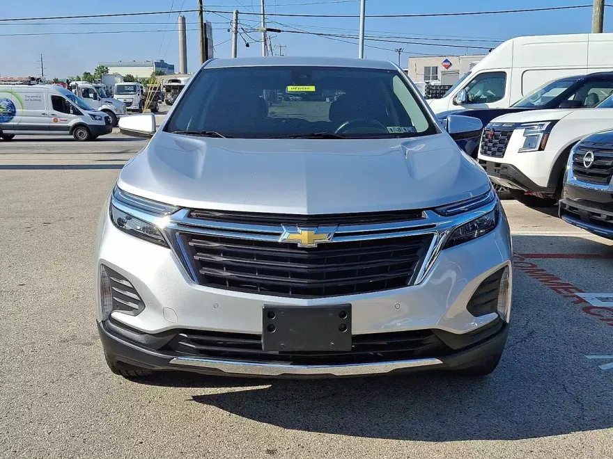2022 Chevrolet Equinox LT photo 1