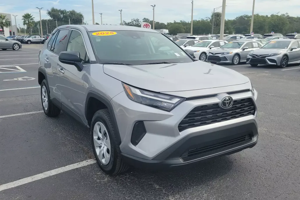 2025 Toyota RAV4 LE photo 1