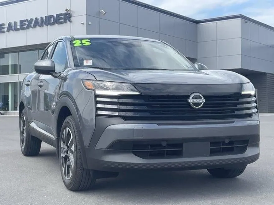 2025 Nissan Kicks SV photo 1