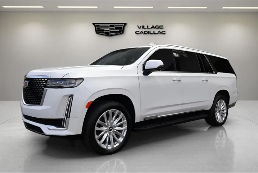 2023 Cadillac Escalade ESV Luxury photo 1