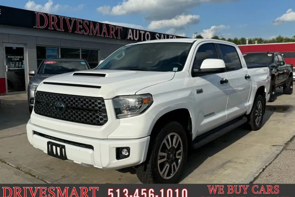 2018 Toyota Tundra CrewMax SR5 photo 1