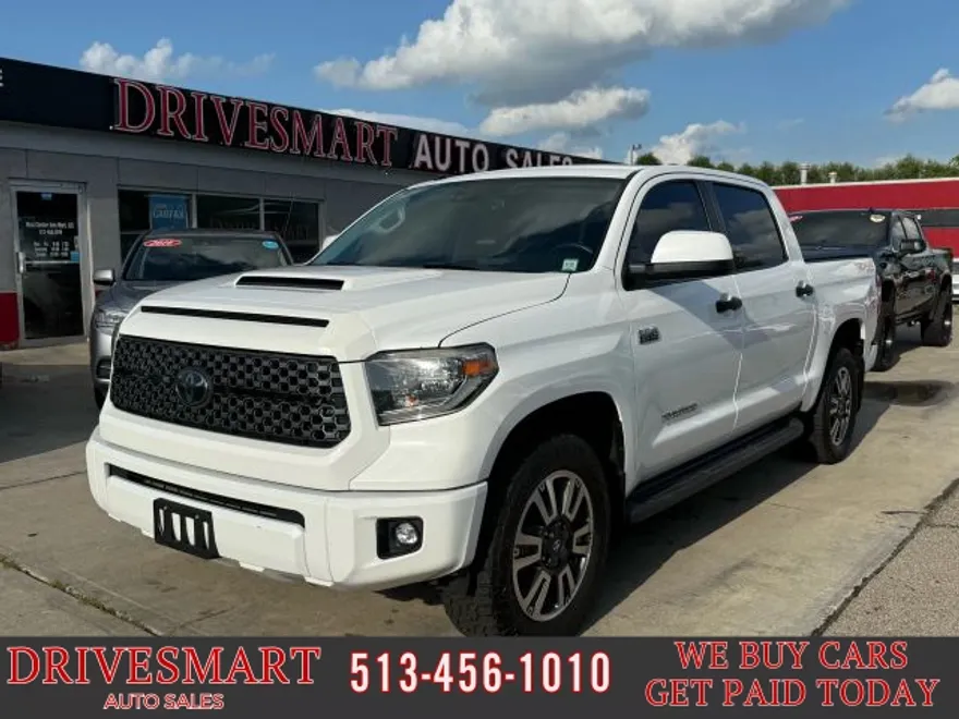 2018 Toyota Tundra CrewMax SR5 photo 1