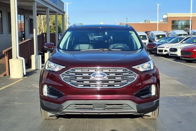2019 Ford Edge Titanium photo 1