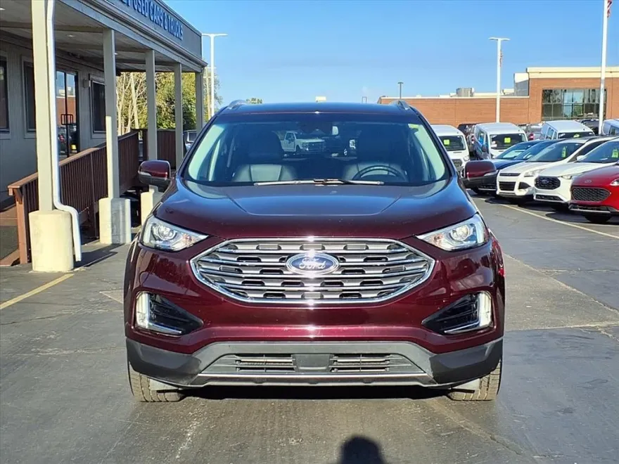 2019 Ford Edge Titanium photo 1