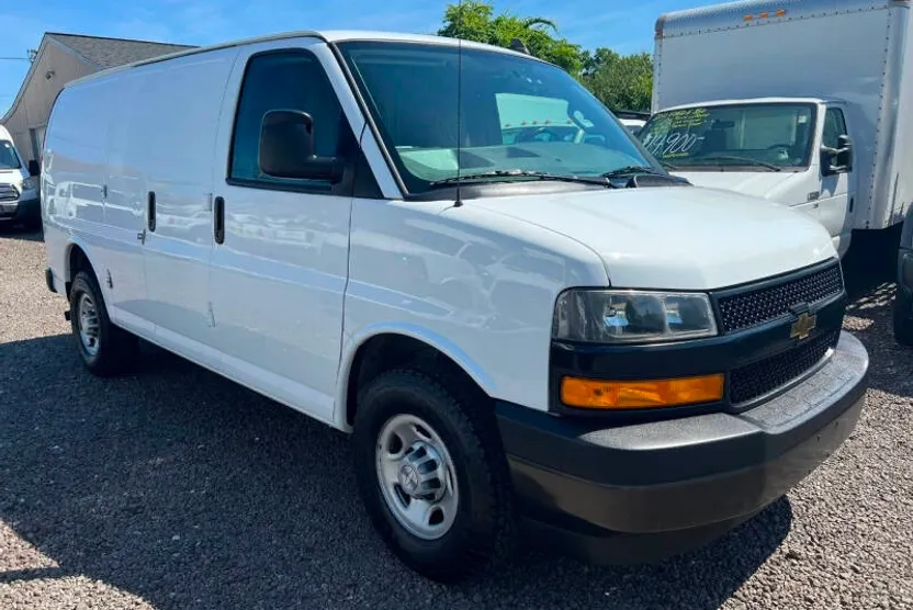 2018 Chevrolet Express 3500 Cargo Van photo 1