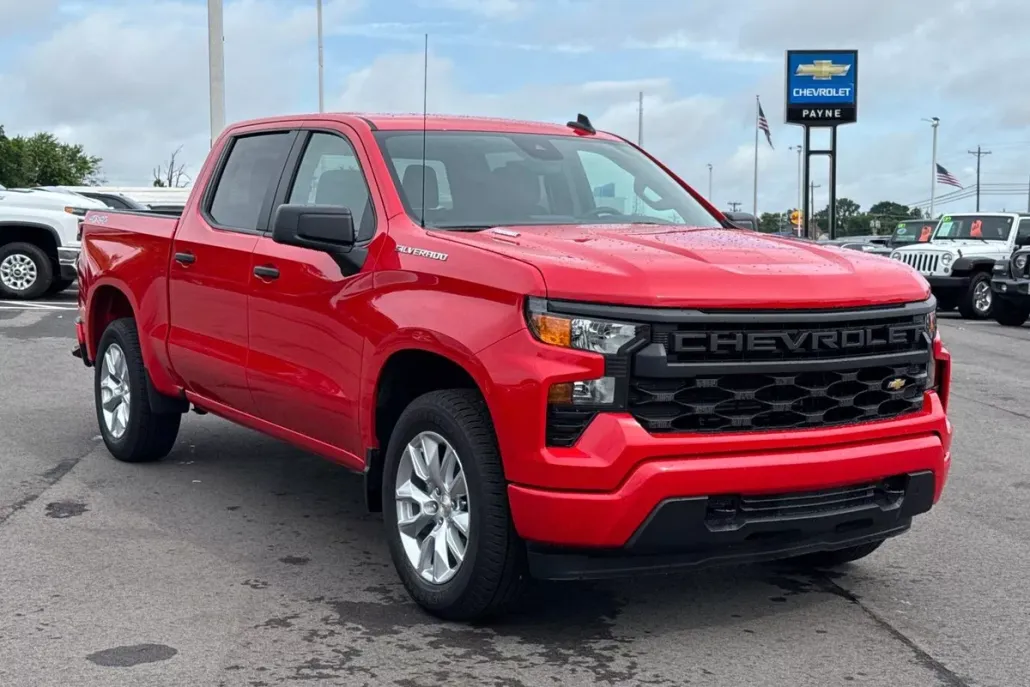 2025 Chevrolet Silverado 1500 Custom photo 1