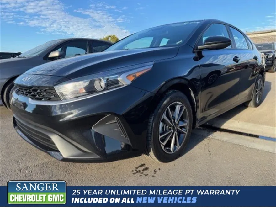 2024 Kia Forte LXS photo 1