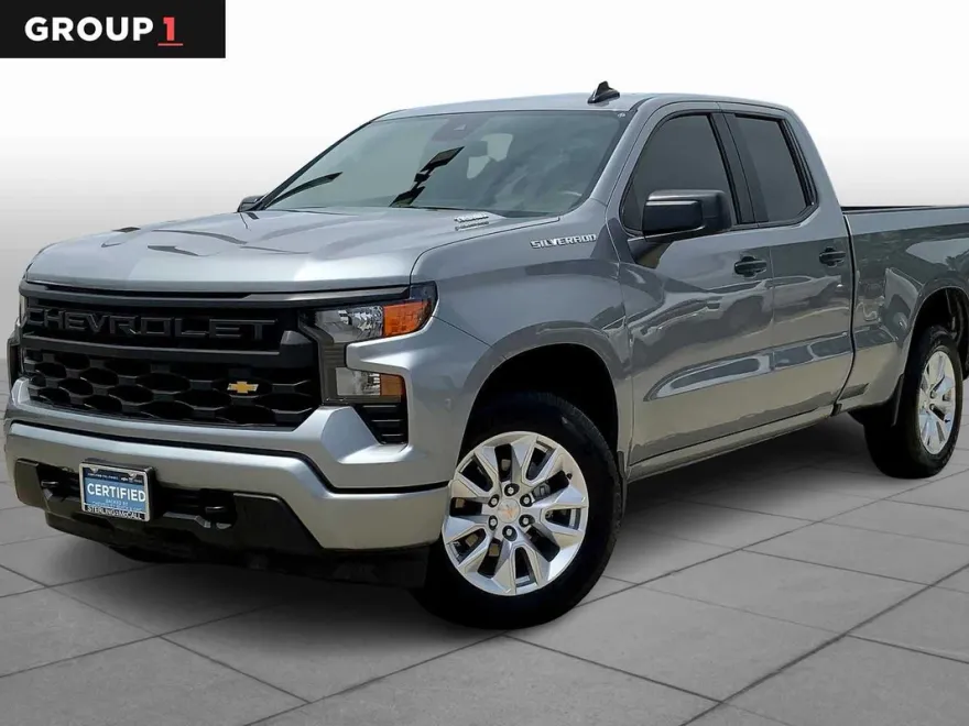 2025 Chevrolet Silverado 1500 Custom photo 1