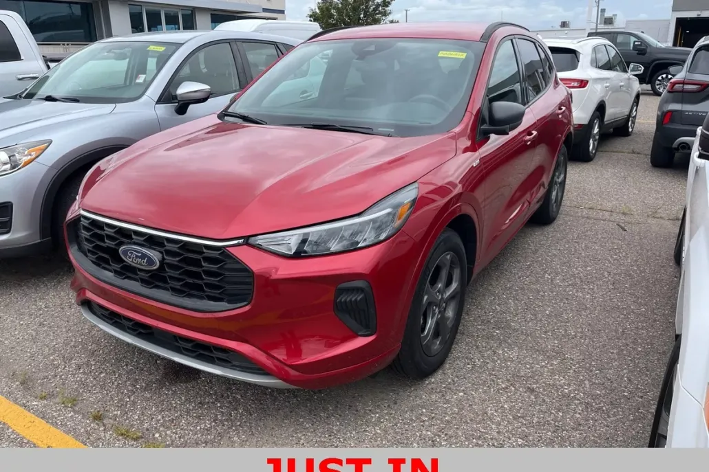 2023 Ford Escape ST-Line photo 1
