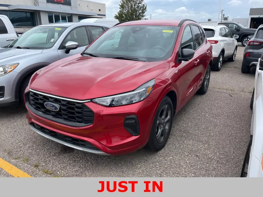 2023 Ford Escape ST-Line photo 1