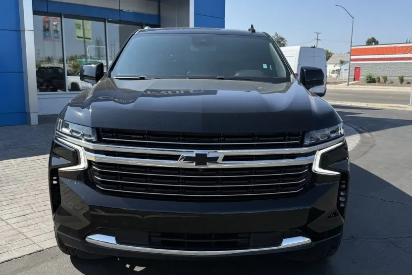2023 Chevrolet Tahoe LT photo 1