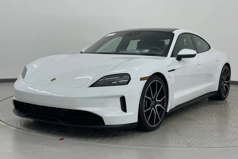 2025 Porsche Taycan photo 1