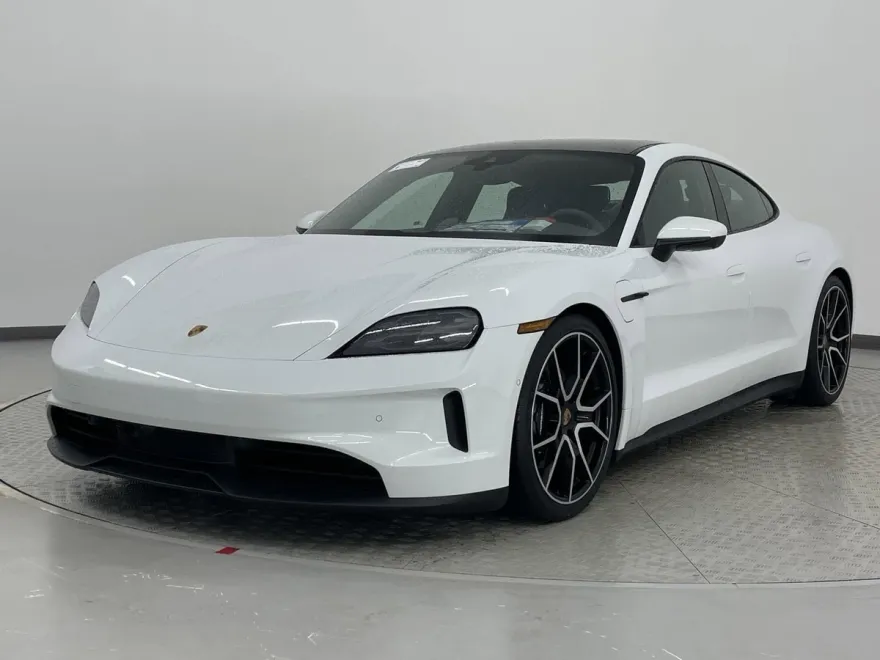 2025 Porsche Taycan photo 1