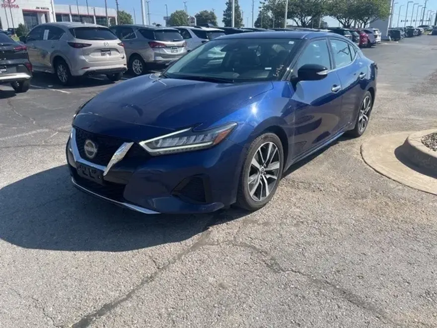 2023 Nissan Maxima SV photo 1