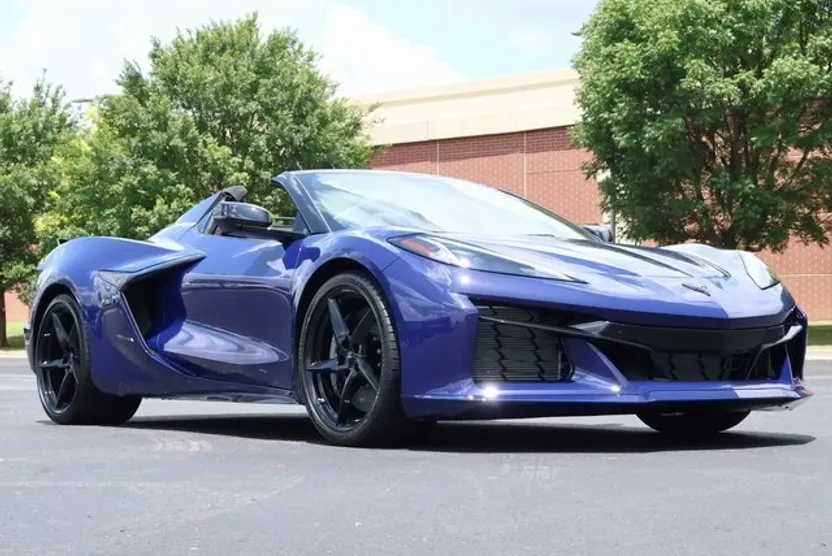 2025 Chevrolet Corvette E-Ray 3LZ photo 1