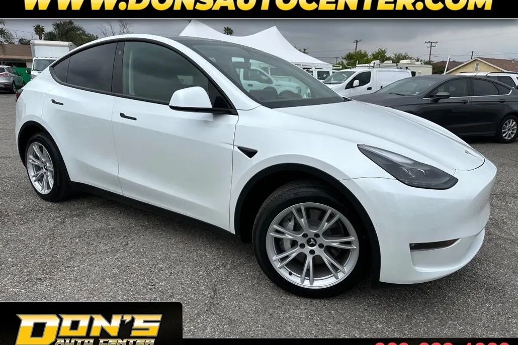 2022 Tesla Model Y Long Range photo 1