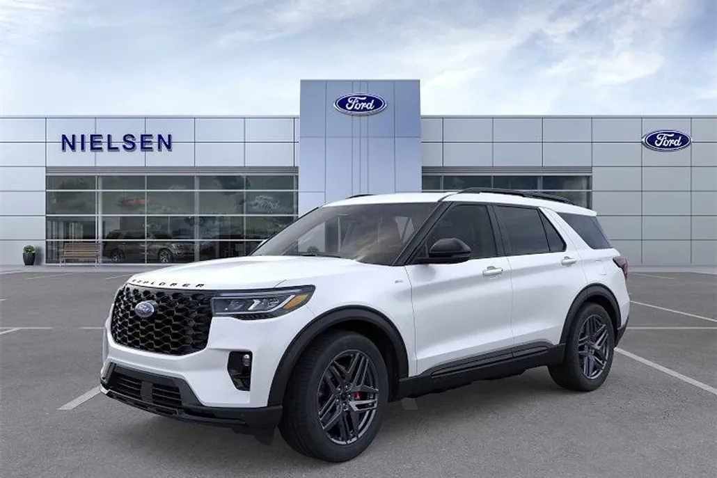 2025 Ford Explorer ST-Line photo 1