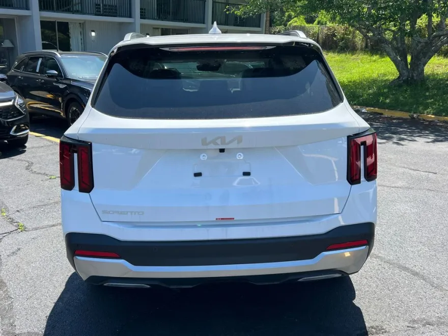 2025 Kia Sorento S photo 1