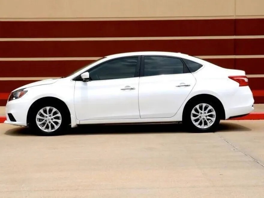 2019 Nissan Sentra SV photo 1
