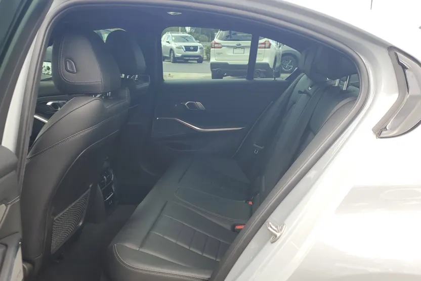 2023 Bmw 330e photo 1