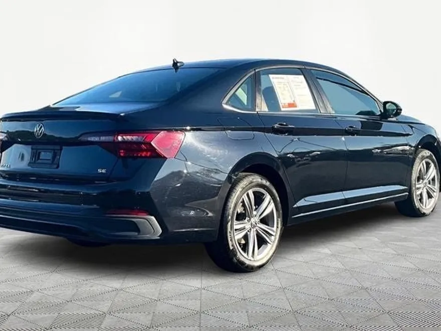 2024 Volkswagen Jetta SE photo 1