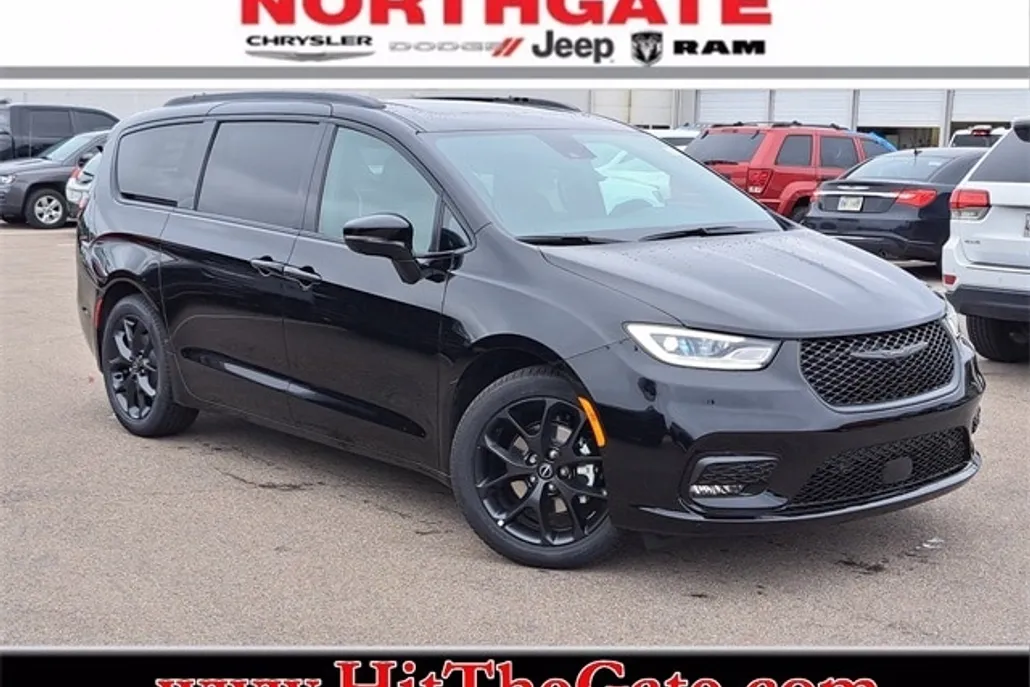 2026 Chrysler Pacifica Limited photo 1