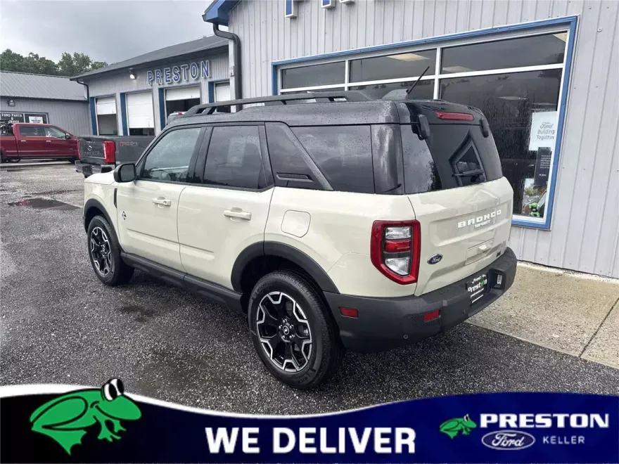2025 Ford Bronco Sport Outer Banks photo 1