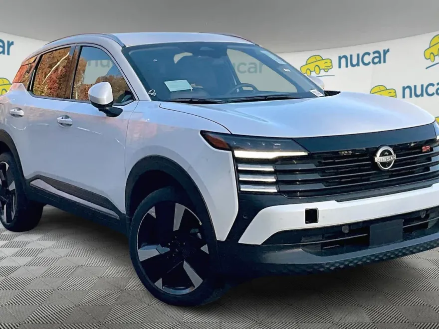 2025 Nissan Kicks SR photo 1