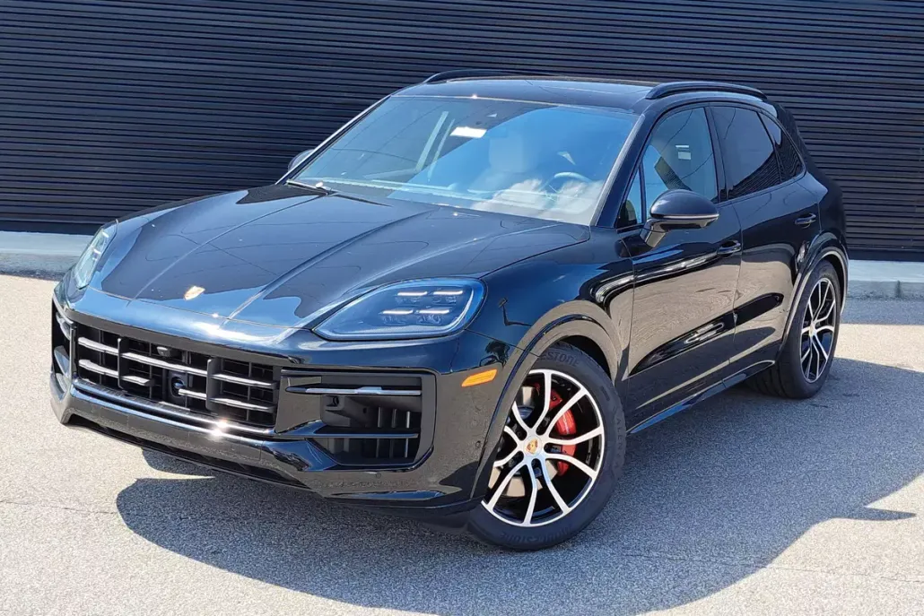 2025 Porsche Cayenne GTS photo 1