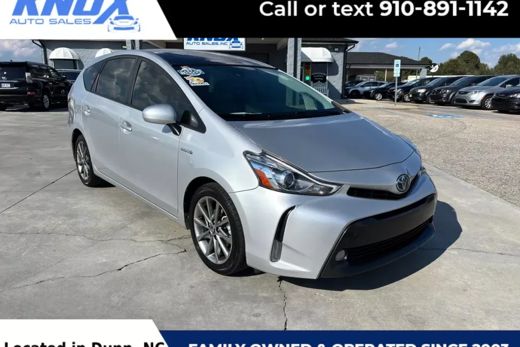 2016 Toyota Prius V Five photo 1