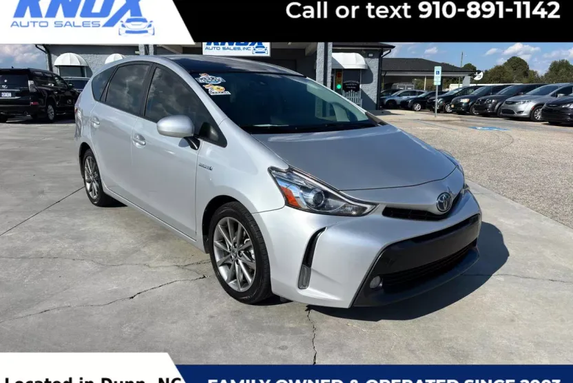 2016 Toyota Prius V Five photo 1